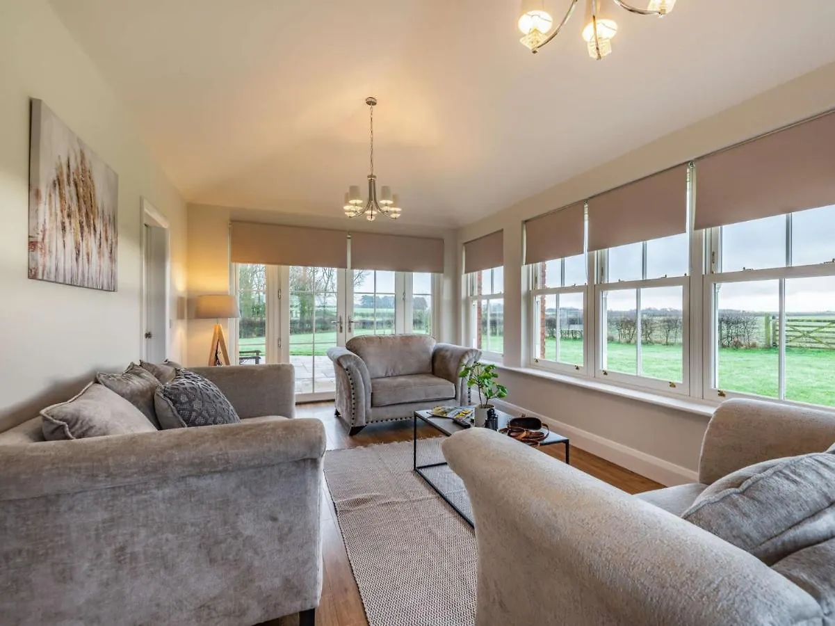 Holiday home 5 Bed In Lytham 85675 Villa Weeton