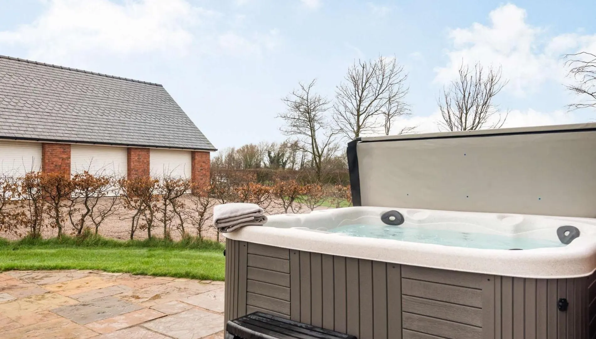 Holiday home 5 Bed In Lytham 85675 Villa Weeton  United Kingdom